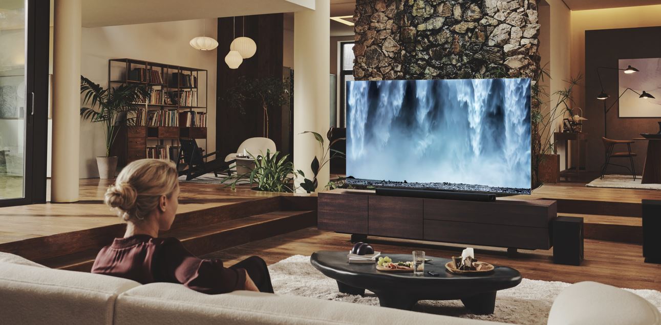 Sigue el Madrid – Barça desde tu nuevo TV Samsung Neo QLED 8K y consigue hasta 700€ de descuento